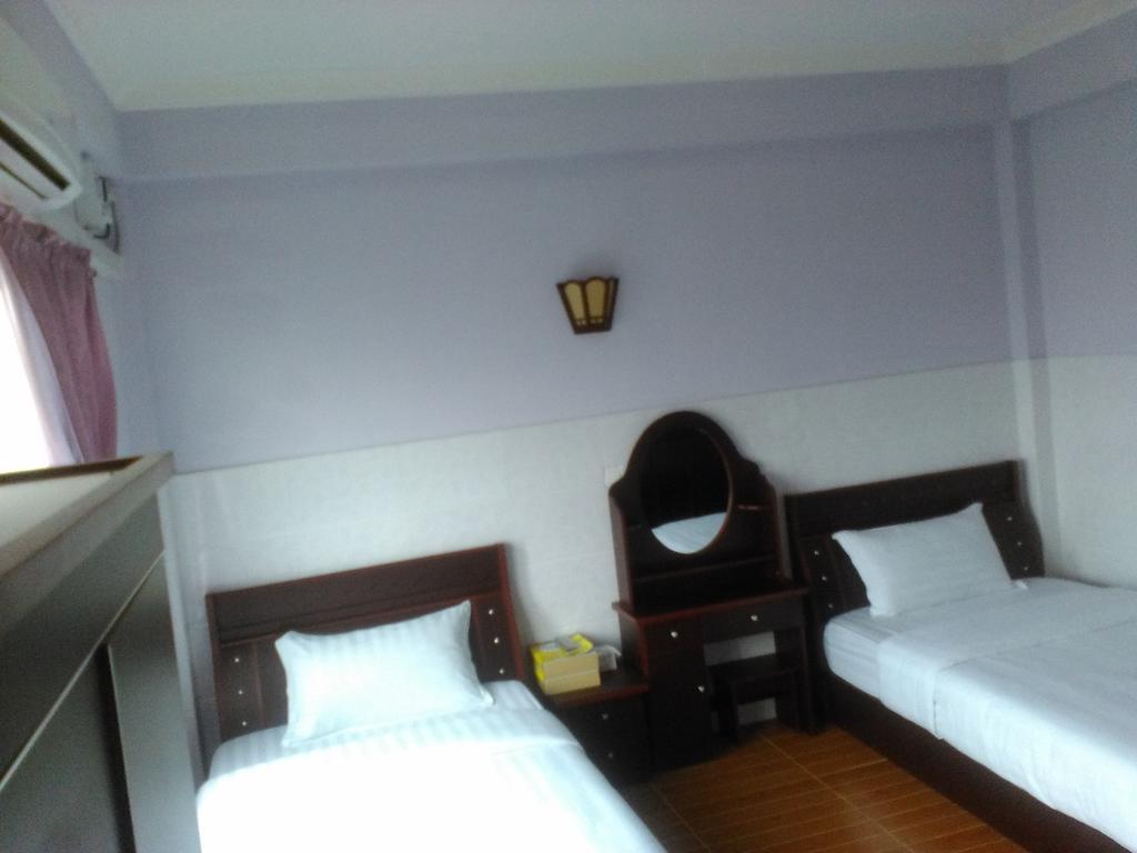 Hotel 99 Pyin Oo Lwin Exterior photo