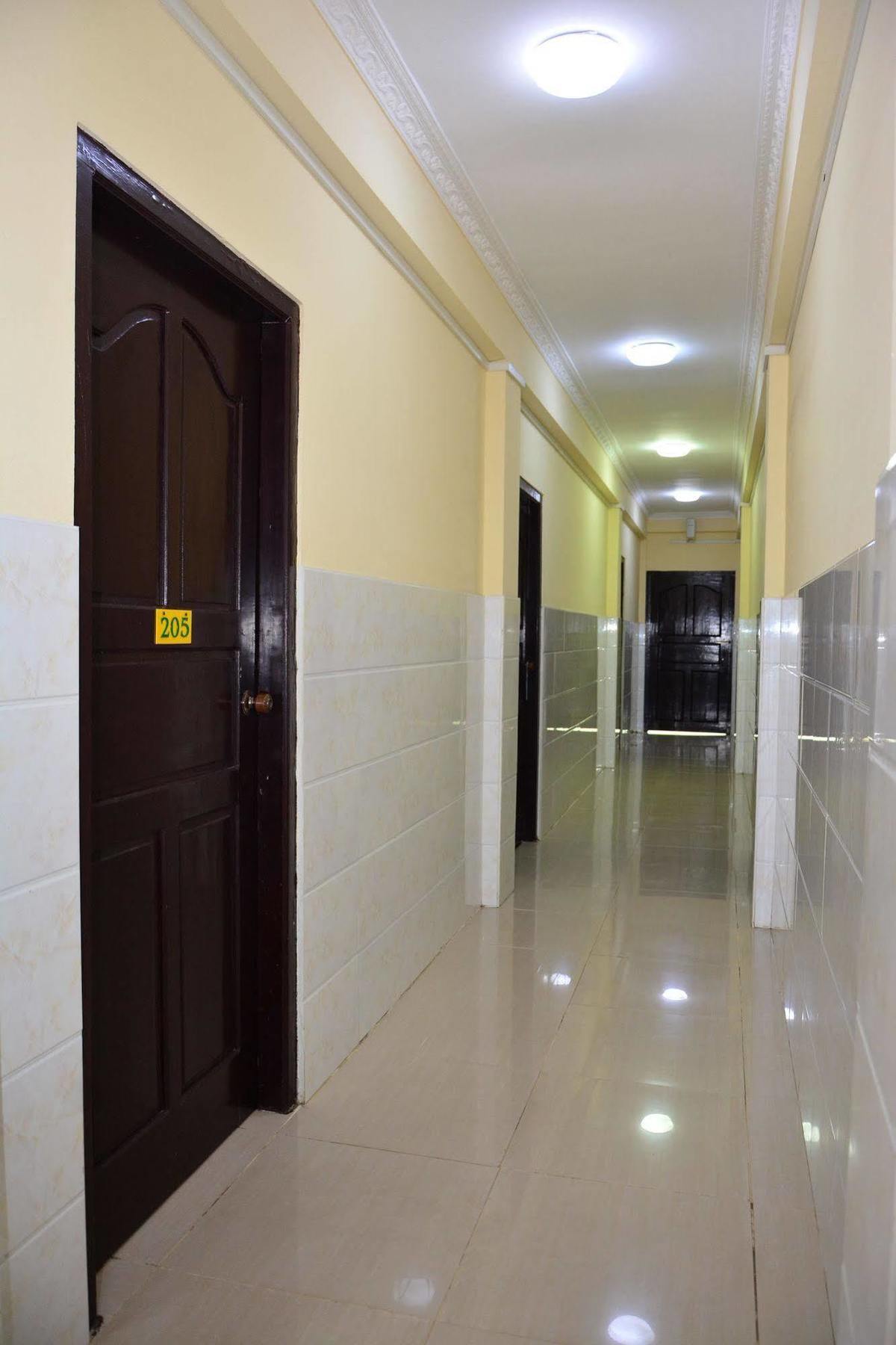 Hotel 99 Pyin Oo Lwin Exterior photo